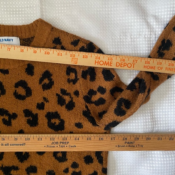 Old Navy cheetah leopard print classic sweater, size XS - Picture 6 of 9